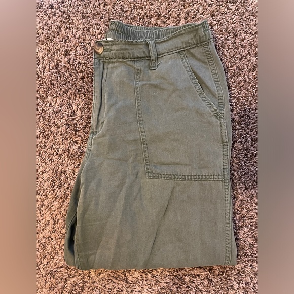 Aerie (American Eagle) Cropped Green Adventure Pants - Picture 3 of 5